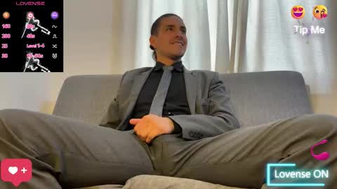 Snapshot of tom_blunt96 chatting on February 2026 02:32:02 PM TOM online show from February 2026 02:32:02 PM