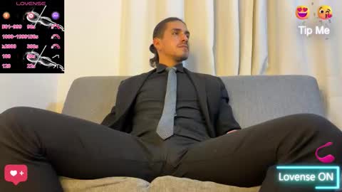 Snapshot of tom_blunt96 chatting on February 2026 04:31:01 AM TOM online show from February 2026 04:31:01 AM