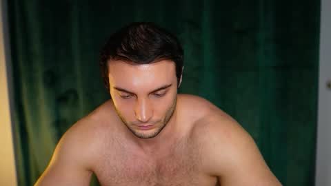 Tom online show from March 2026 07:33:01 PM