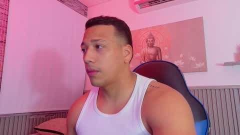 Tom muscle1 online show from December 2025 11:41:01 AM