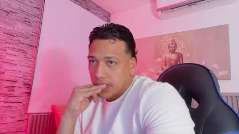 Tom muscle1 online show from February 2026 11:25:02 AM