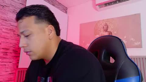 Tom muscle1 online show from February 2026 12:01:02 PM