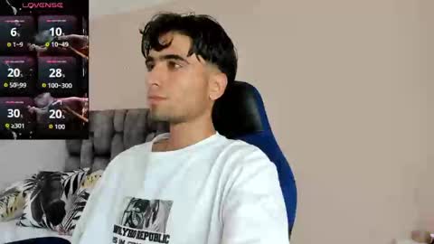 Snapshot of tom_walton chatting on October 2025 09:31:02 PM tom online show from October 2025 09:31:02 PM