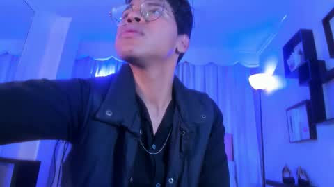 Tomas online show from October 2025 03:07:02 AM