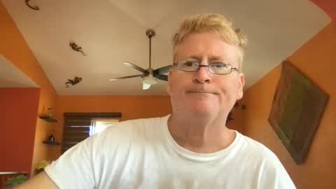 Snapshot of tomascausa chatting on October 2025 06:45:02 PM Hola online show from October 2025 06:45:02 PM