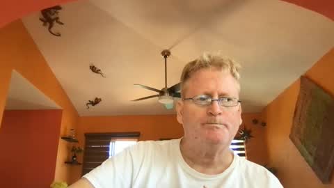 Snapshot of tomascausa chatting on February 2026 06:25:02 PM Hola online show from February 2026 06:25:02 PM