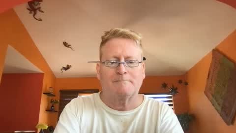 Snapshot of tomascausa chatting on February 2026 04:49:02 PM Hola online show from February 2026 04:49:02 PM