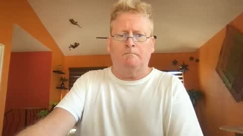 Snapshot of tomascausa chatting on March 2026 04:20:01 PM Hola online show from March 2026 04:20:01 PM