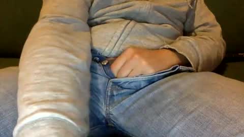 Snapshot of tombi125 chatting on March 2025 05:49:01 PM tombi125 online show from March 2025 05:49:01 PM