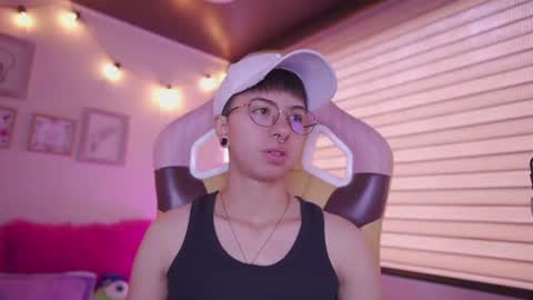 Snapshot of tomboy_tommy chatting on June 2026 02:55:02 PM Tommy online show from June 2026 02:55:02 PM