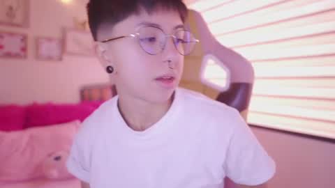 Snapshot of tomboy_tommy chatting on July 2026 01:42:01 PM Tommy online show from July 2026 01:42:01 PM