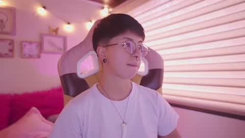 Snapshot of tomboy_tommy chatting on July 2026 03:21:02 PM Tommy online show from July 2026 03:21:02 PM