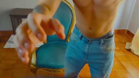 tomDavisXl online show from October 2025 04:33:01 PM