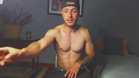 tomDavisXl online show from March 2026 03:00:01 AM