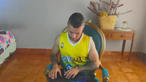 tomDavisXl online show from April 2026 05:48:01 PM