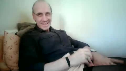 tomislav321 online show from April 2026 03:59:01 PM