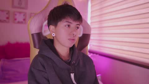 Snapshot of tommy_blue1 chatting on February 2026 03:17:02 PM Blue online show from February 2026 03:17:02 PM