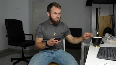 Snapshot of tommy_burnzzz chatting on October 2025 06:44:02 AM tommy burnzzz online show from October 2025 06:44:02 AM