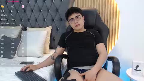 Snapshot of tommy_claks chatting on June 2026 08:58:01 PM Tommy online show from June 2026 08:58:01 PM
