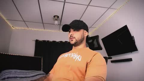 tommy_sccott online show from February 2026 11:20:01 PM