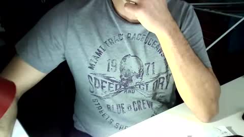 Snapshot of tomtom02029 chatting on January 2025 03:36:01 PM Tom online show from January 2025 03:36:01 PM