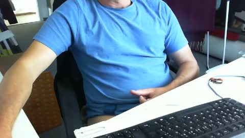 Snapshot of tomtom02029 chatting on September 2025 02:30:02 PM Tom online show from September 2025 02:30:02 PM