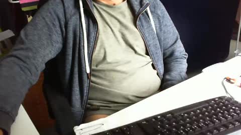 Snapshot of tomtom02029 chatting on September 2025 11:12:02 AM Tom online show from September 2025 11:12:02 AM