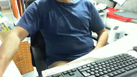 Snapshot of tomtom02029 chatting on October 2025 05:11:01 PM Tom online show from October 2025 05:11:01 PM