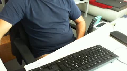 Snapshot of tomtom02029 chatting on October 2025 02:15:01 PM Tom online show from October 2025 02:15:01 PM