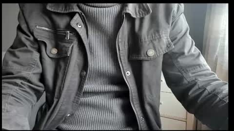 Snapshot of tomtotal chatting on October 2025 11:06:02 AM Tom online show from October 2025 11:06:02 AM