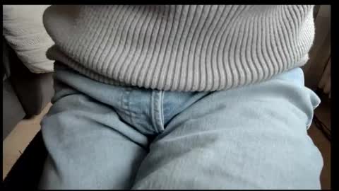 Snapshot of tomtotal chatting on November 2025 12:52:01 PM Tom online show from November 2025 12:52:01 PM