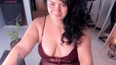 Snapshot of ton_amourrx chatting on July 2026 10:56:02 PM lady blue online show from July 2026 10:56:02 PM