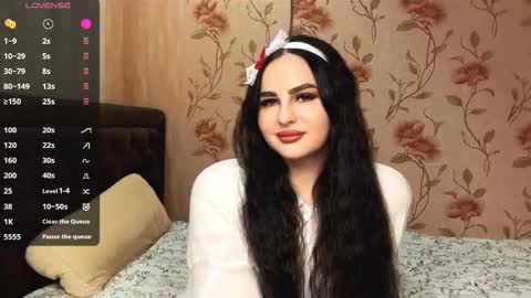 Snapshot of tondamikhail chatting on February 2026 04:25:02 PM Bella online show from February 2026 04:25:02 PM