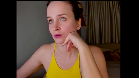 Snapshot of tony_and_alice chatting on February 2025 10:12:01 PM Tony and Alice online show from February 2025 10:12:01 PM