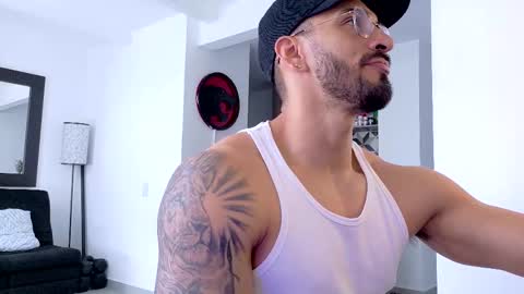 tony muscle1 online show from October 2025 04:46:01 PM