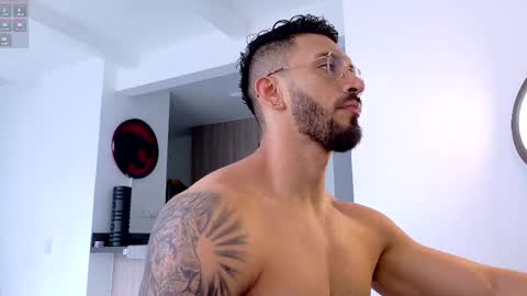 tony muscle1 online show from November 2025 06:43:01 PM