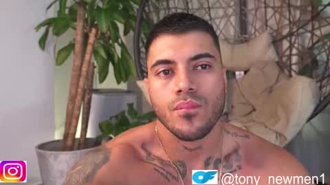 Snapshot of tony_newmen chatting on October 2025 10:26:02 PM tony online show from October 2025 10:26:02 PM