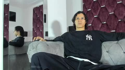 Snapshot of tonybenedetti chatting on April 2026 08:47:01 PM Tony Benedetti online show from April 2026 08:47:01 PM