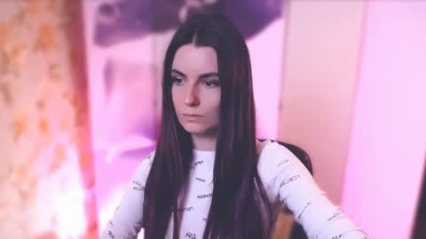 Snapshot of too_beautiful chatting on February 2025 11:33:01 AM Elizabeth online show from February 2025 11:33:01 AM