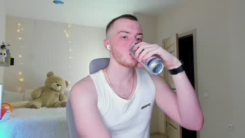 toohornyserj online show from December 2024 08:32:02 PM