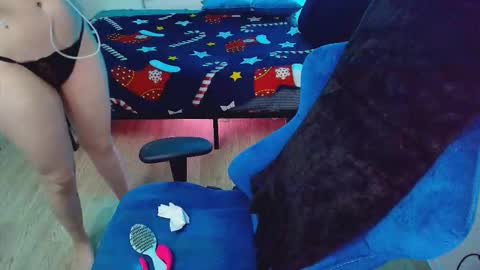 Snapshot of topcranberry chatting on February 2026 03:44:01 AM topcranberry online show from February 2026 03:44:01 AM