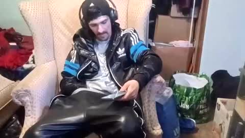 SagMeOreduceMe online show from November 2025 01:22:02 PM