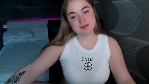 tori_blond online show from October 2025 06:21:02 AM