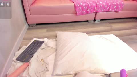 Tori  online show from December 2024 08:25:02 PM