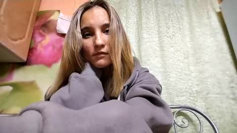 Snapshot of traciekuchto chatting on December 2025 07:56:02 PM Ruby online show from December 2025 07:56:02 PM