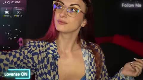 Tracy online show from October 2025 07:02:01 PM