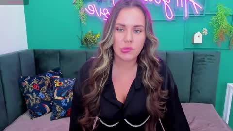 Snapshot of tracymooree chatting on November 2025 01:37:01 AM Tracy online show from November 2025 01:37:01 AM