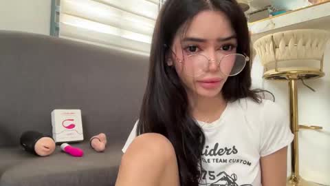 Snapshot of tranene_jian chatting on May 2026 03:34:01 AM JIAN online show from May 2026 03:34:01 AM