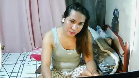 transhottie28 online show from November 2025 01:10:01 PM