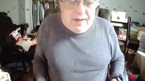 Snapshot of transmtfhello chatting on February 2025 08:00:01 PM Peter online show from February 2025 08:00:01 PM